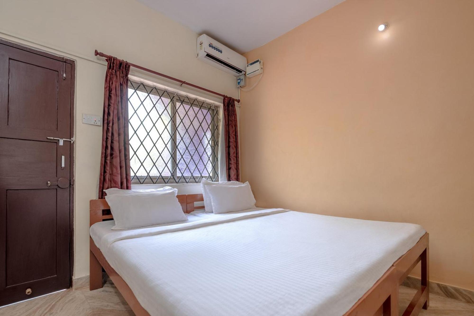 Spot On Ps Guest House Калангут Экстерьер фото