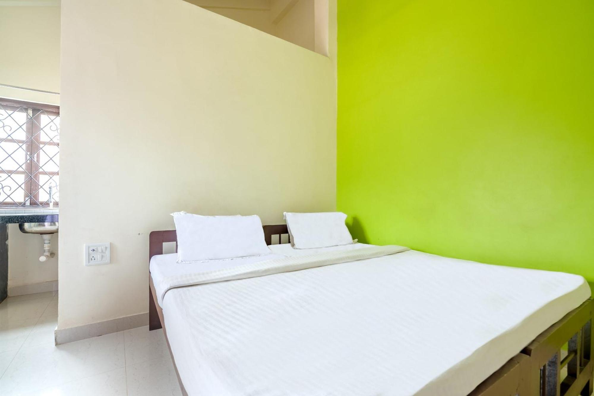 Spot On Ps Guest House Калангут Экстерьер фото