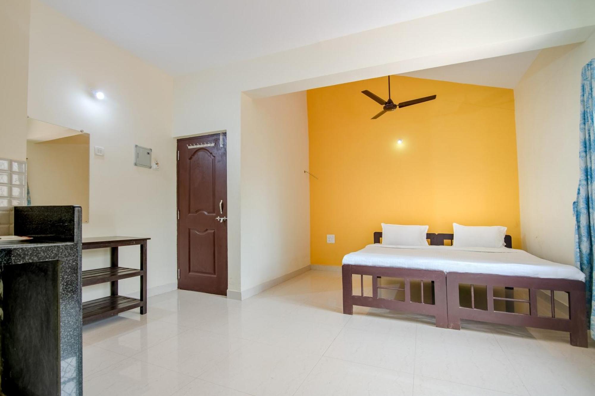 Spot On Ps Guest House Калангут Экстерьер фото